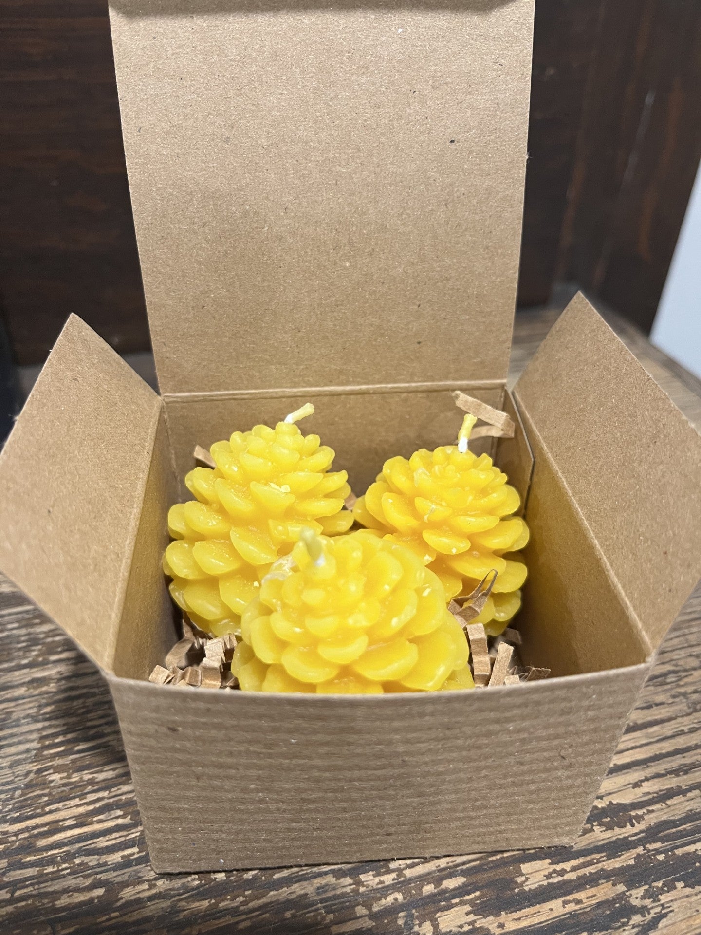 Beeswax candles - Pine cones
