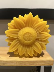 Beeswax candle - Sunflower
