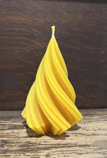 Beeswax candle - Modern swirl