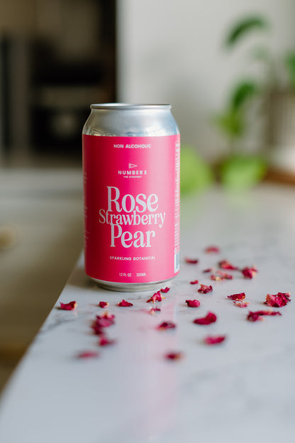 Rose with strawberry and pear - sparkling botanical